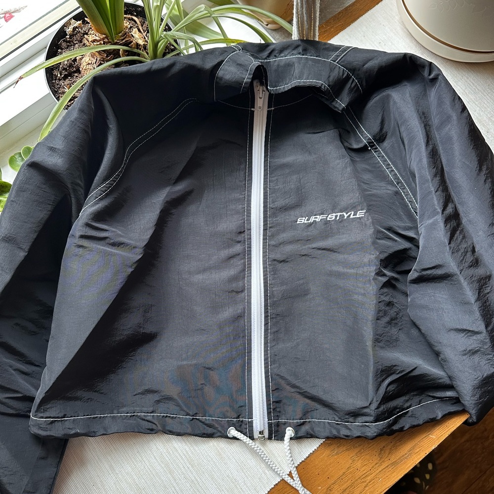 Vintage 90’s SurfStyle Cropped Jacket Windbreaker size small black